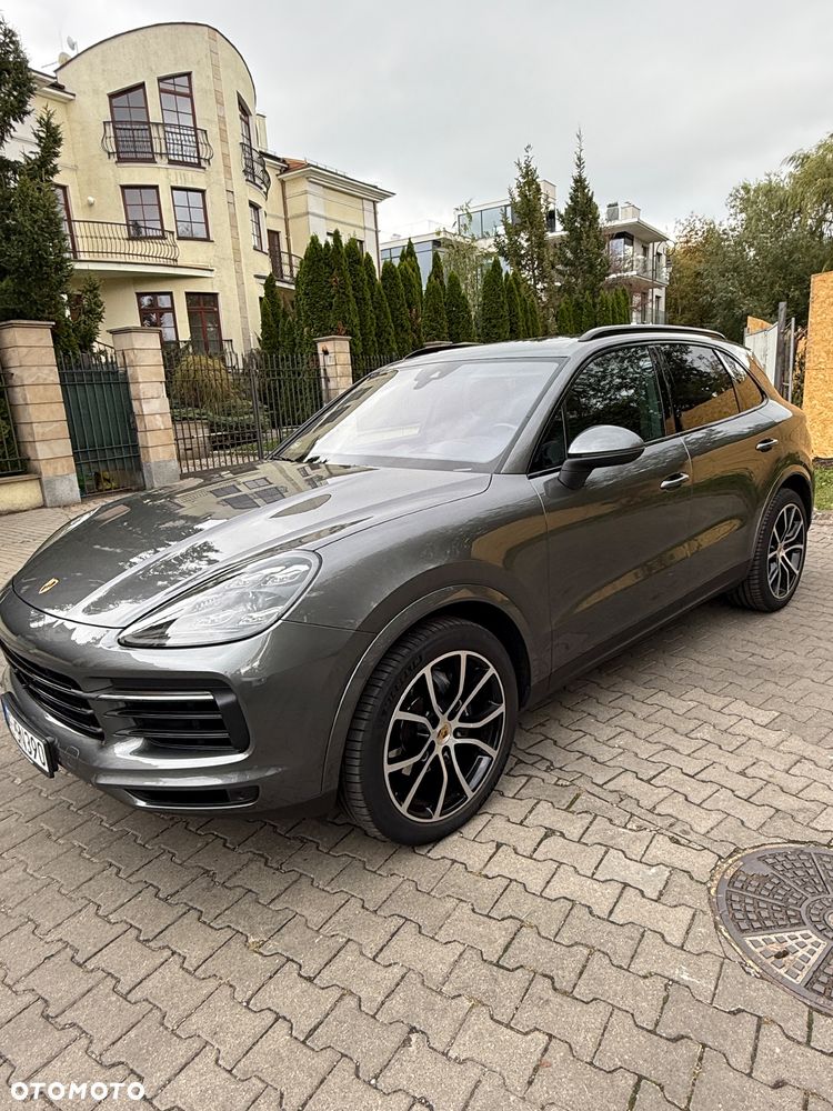 Porsche Cayenne - 1