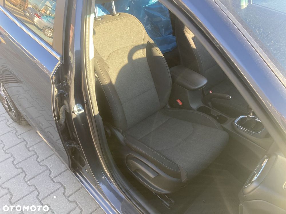 Hyundai i30 1.5 DPI Comfort - 23