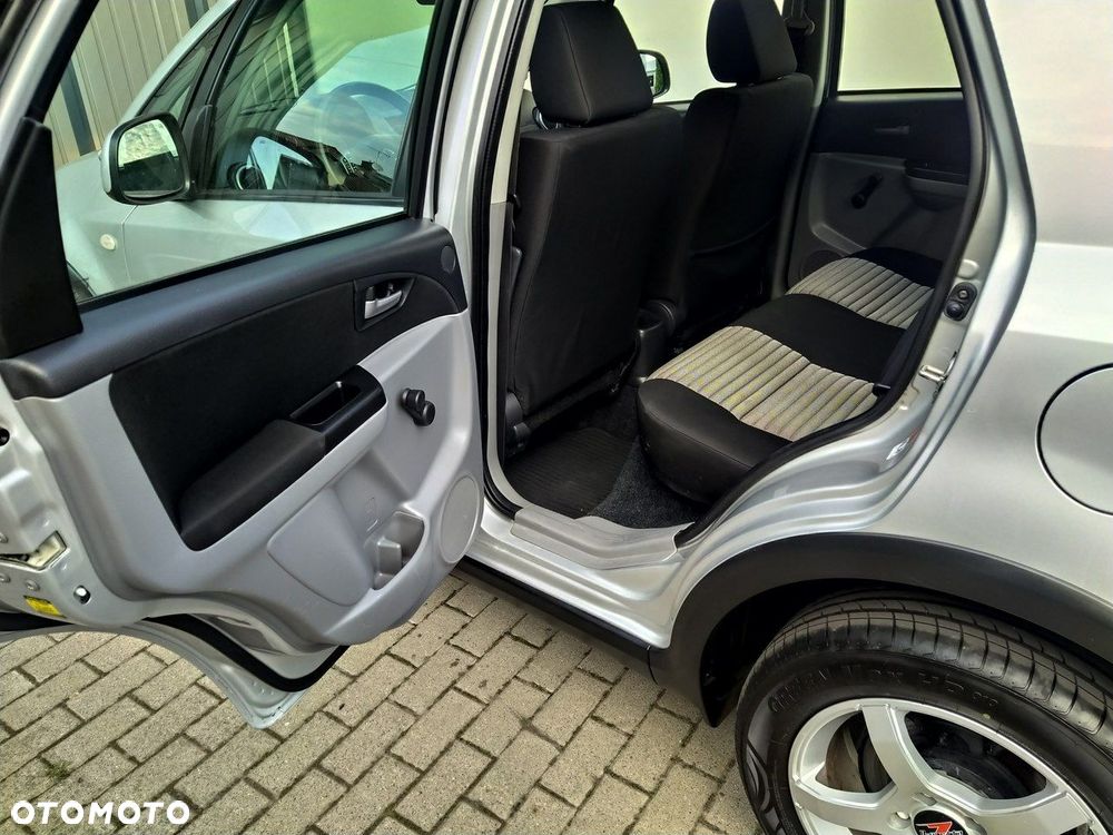 Suzuki SX4 1.6 Comfort 4WD - 22