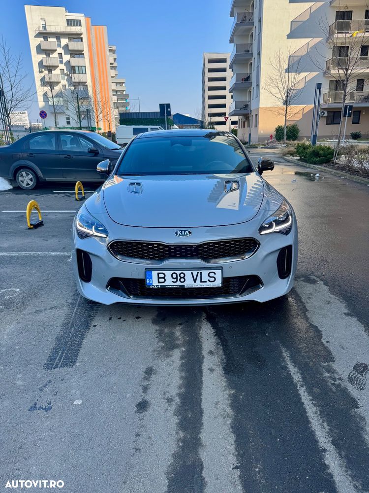 Kia Stinger - 2