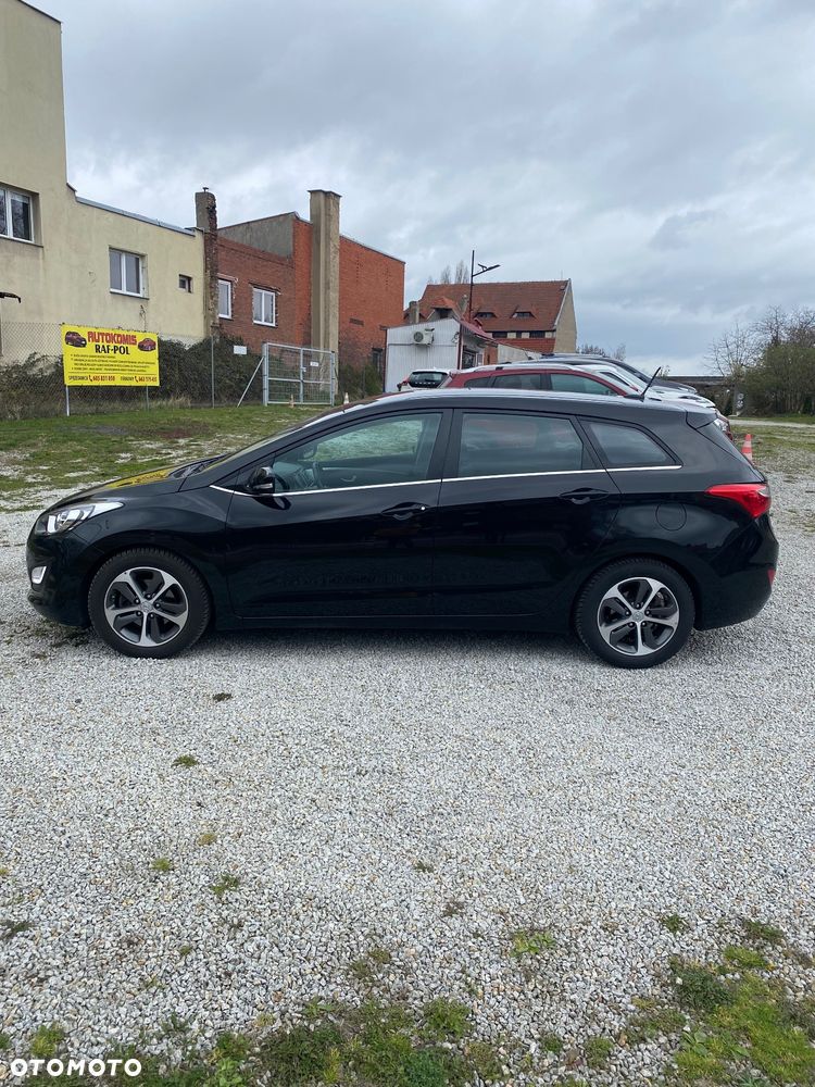 Hyundai i30 blue 1.6 GDI DCT Premium - 13