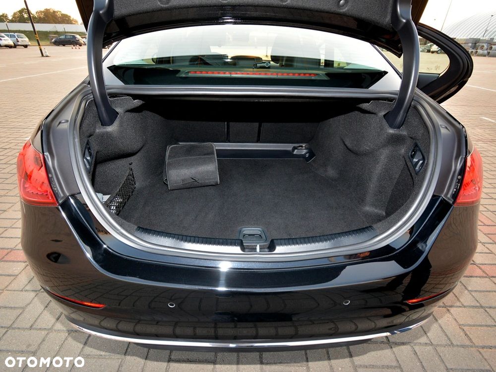 Mercedes-Benz Klasa C 180 mHEV Avantgarde - 29