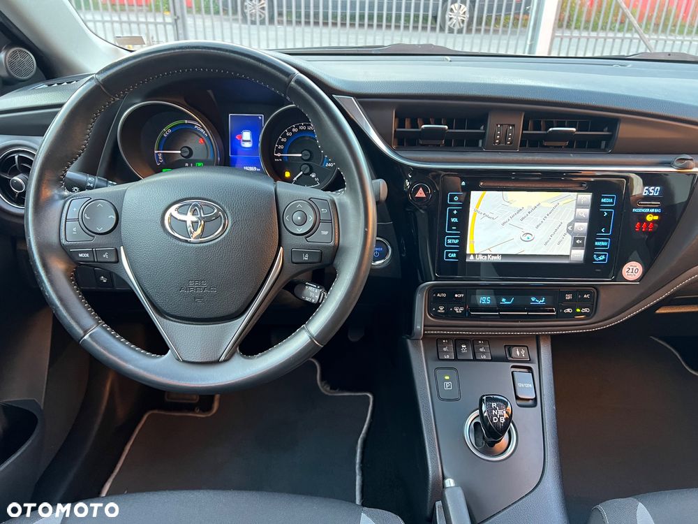 Toyota Auris 1.8 HSD Sol - 26