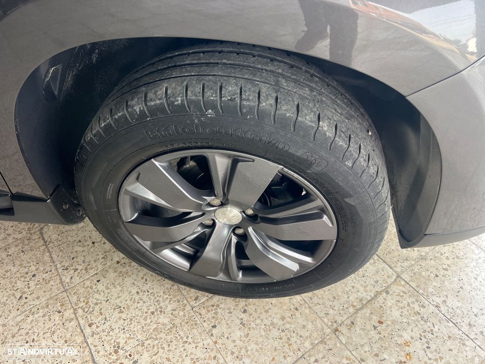 Peugeot 2008 1.2 PureTech Style - 11