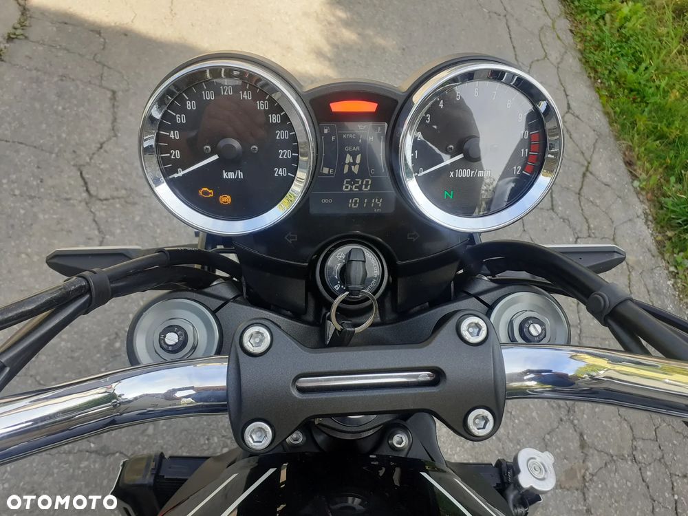 Kawasaki Z 900 RS - 3