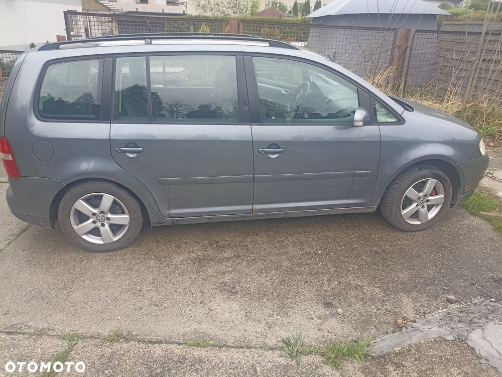 Volkswagen Touran - 2