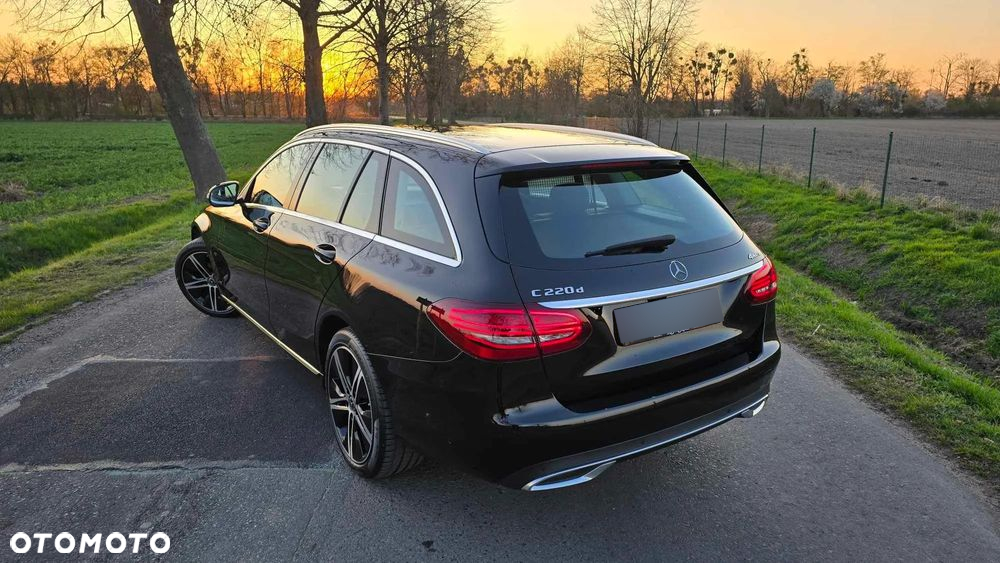 Mercedes-Benz Klasa C 220 d 4Matic T 9G-TRONIC Avantgarde - 3