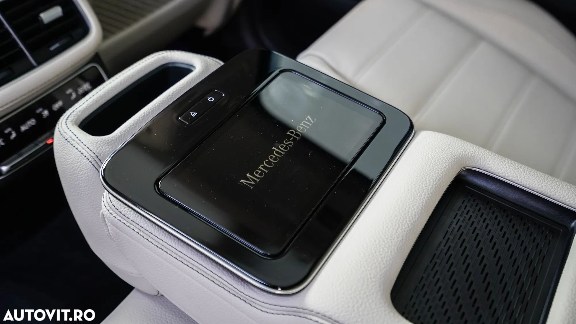 Mercedes-Benz GLS - 28