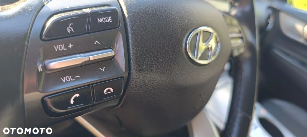 Hyundai Kona 64kWh Premium - 10