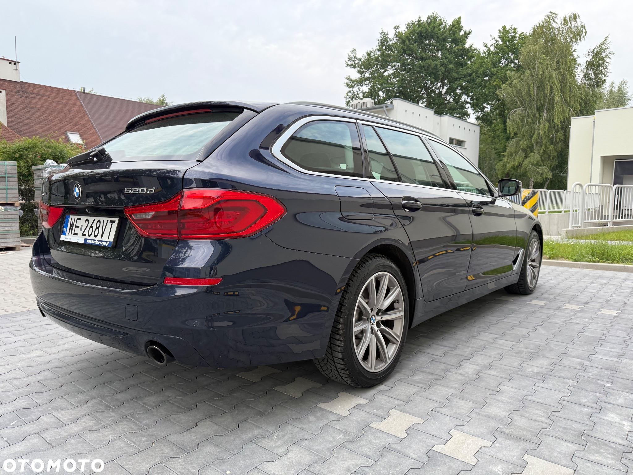 BMW Seria 5 520d Luxury Line sport - 11