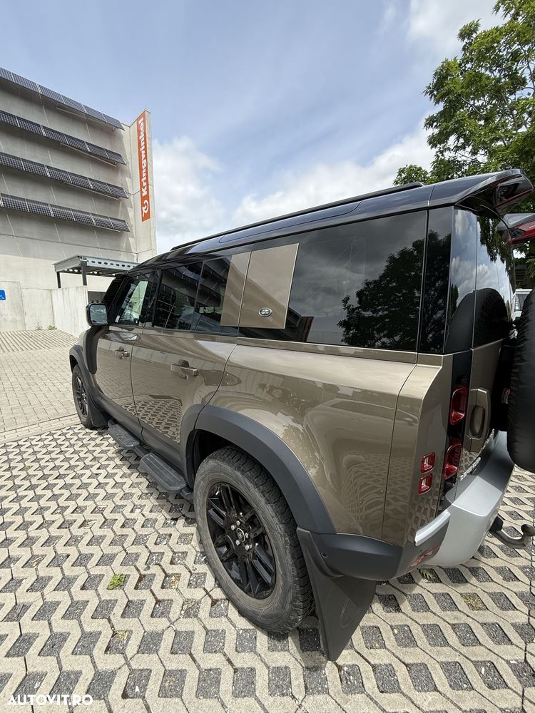 Land Rover Defender 110 2.0L D240 S - 11