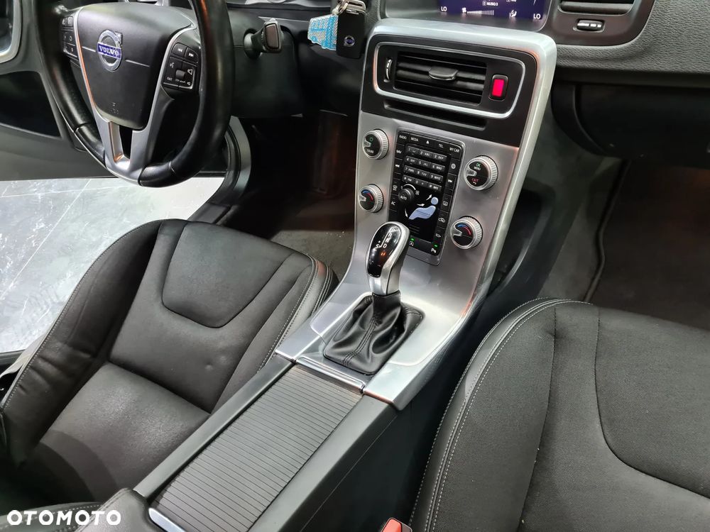 Volvo S60 Cross Country D3 Geartronic Pro - 12