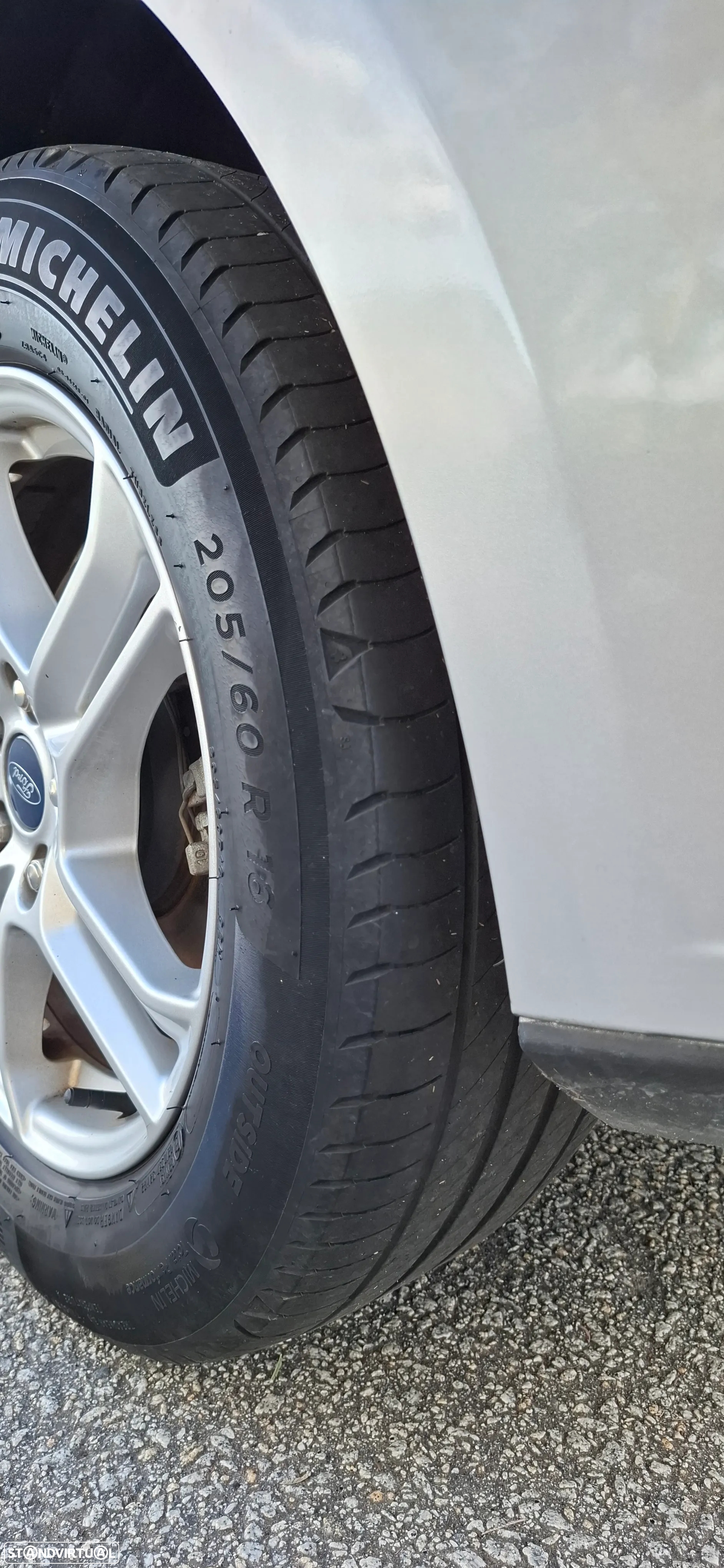 Ford Focus 1.5 TDCi EcoBlue Connected - 16