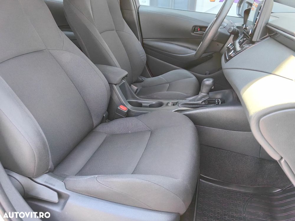 Toyota Corolla 1.8 HSD Business - 19
