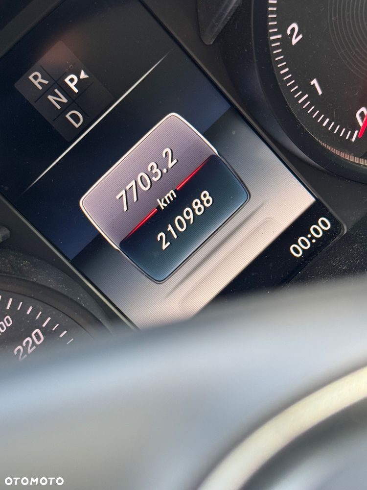 Mercedes-Benz Klasa C 180 9G-TRONIC Edition - 16