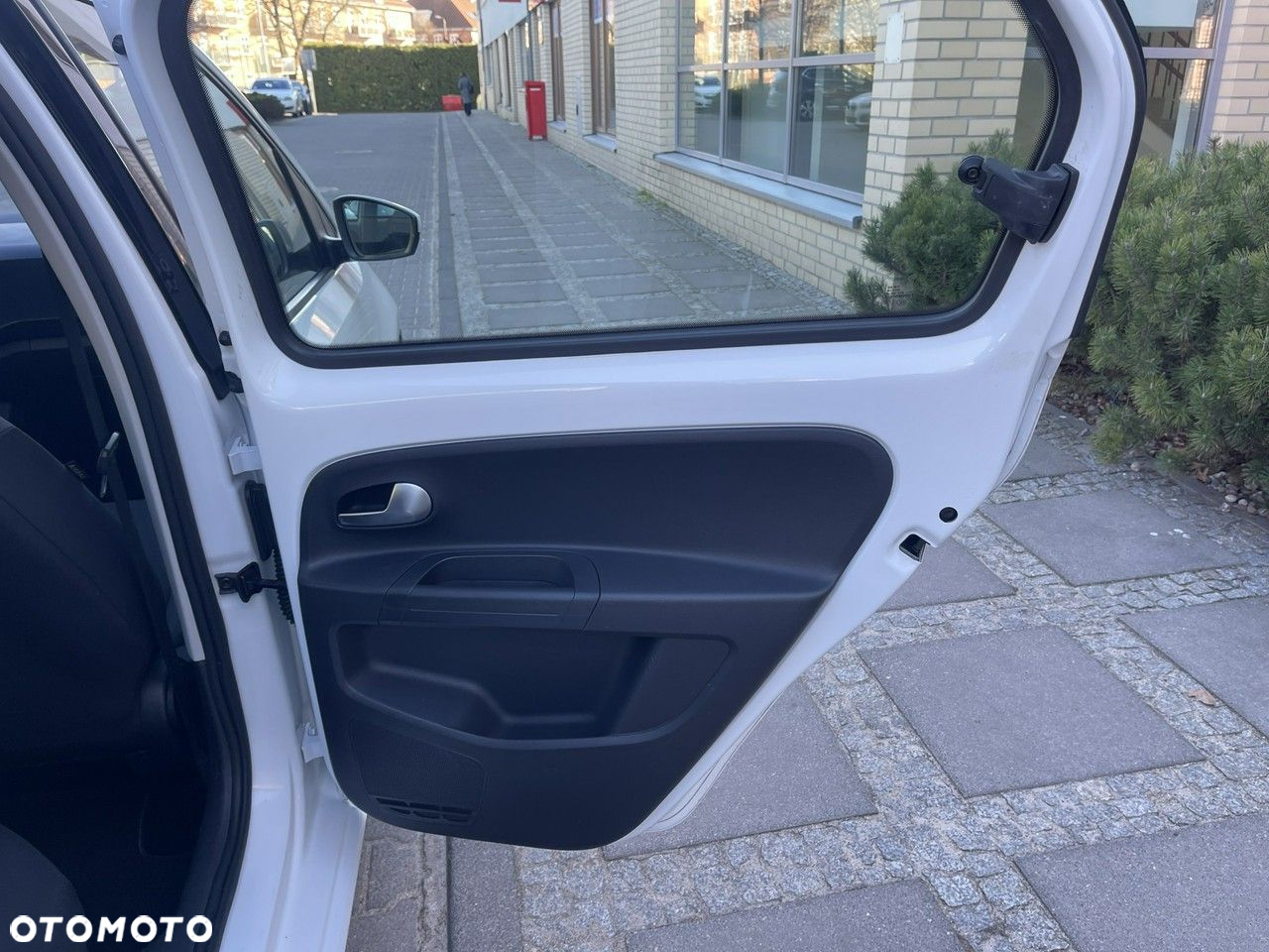 Volkswagen up! - 24