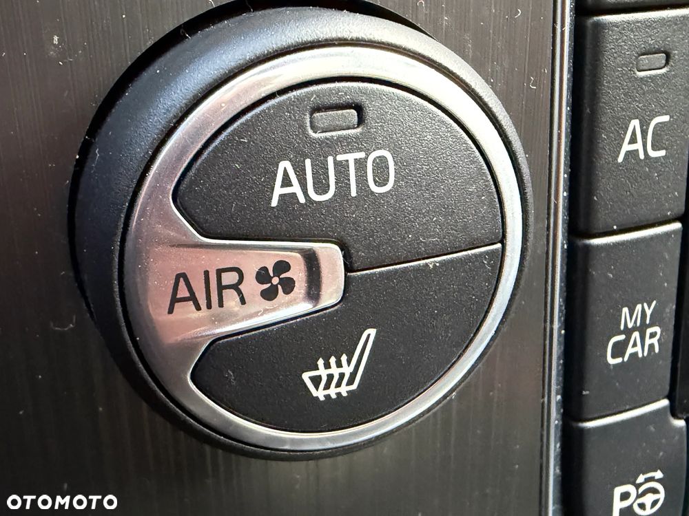 Volvo V40 D2 Inscription - 19