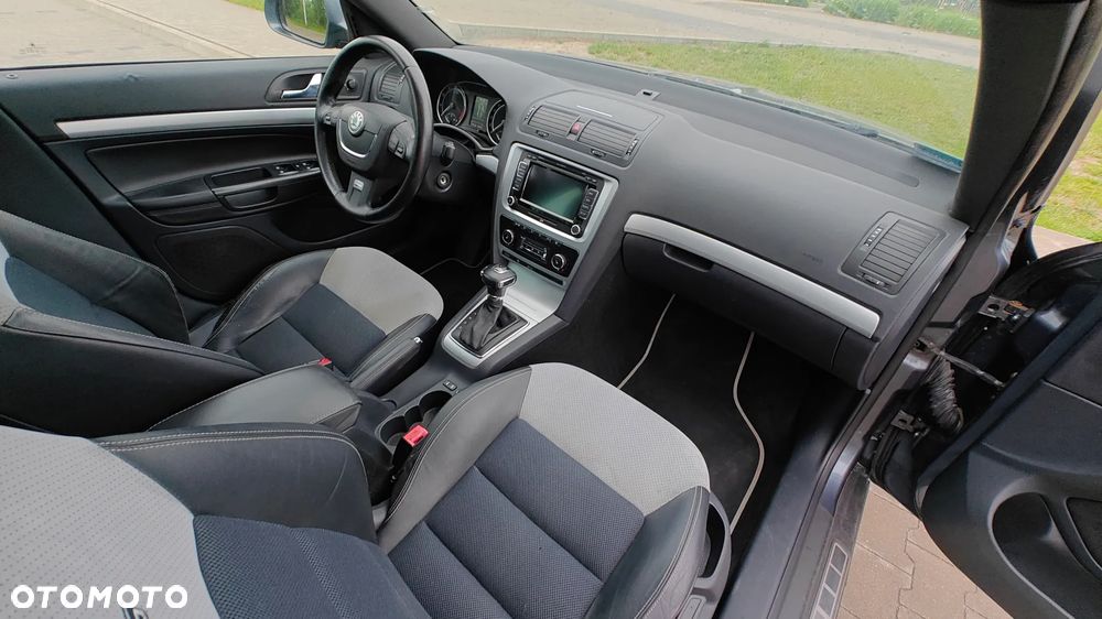 Skoda Octavia 2.0 TFSI RS DSG - 21