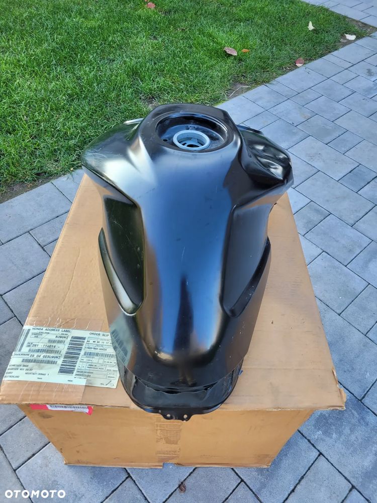 Bak, zbiornik paliwa Honda CB 1000R SC60 - 2