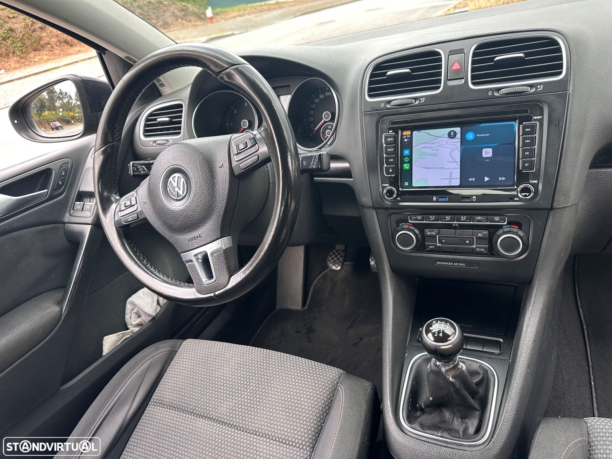 VW Golf 2.0 TDi Confortline - 9