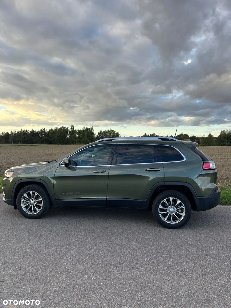 Jeep Cherokee - 10
