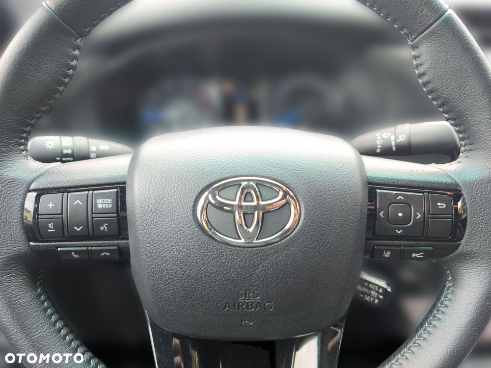 Toyota Hilux 2.8 D-4D mHEV Double Cab Invincible 4x4 - 18