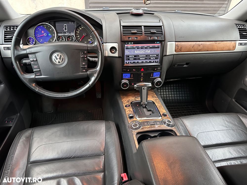 Volkswagen Touareg - 12