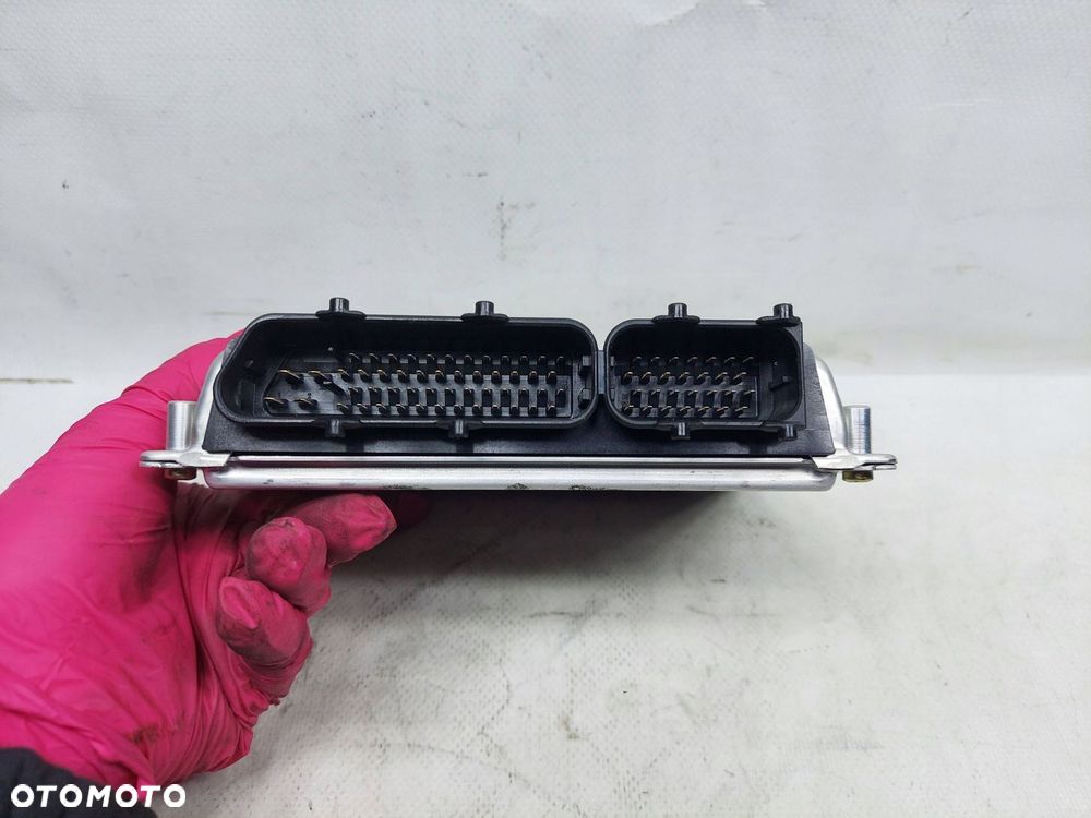 Sterownik Komputer Silnika 4B0907552F 0261204812 Audi A6 C5 2.4 - 5