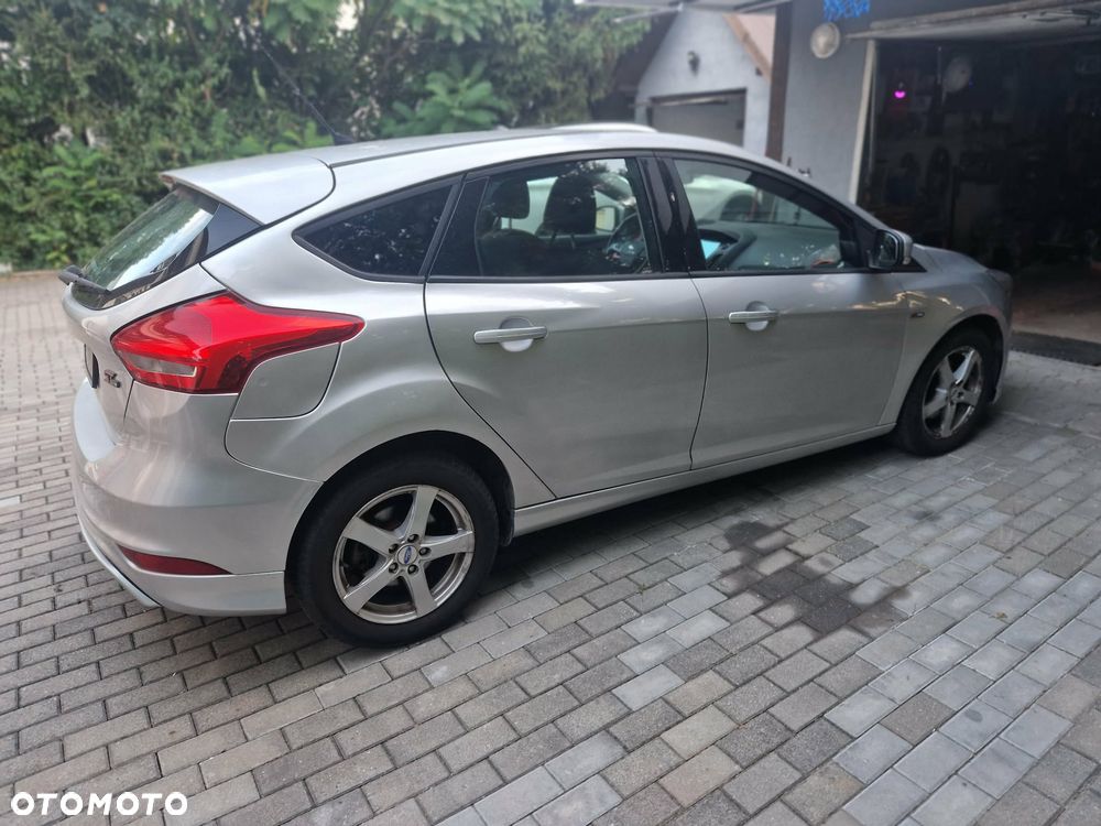 Ford Focus 1.5 TDCi SYNC Edition - 5
