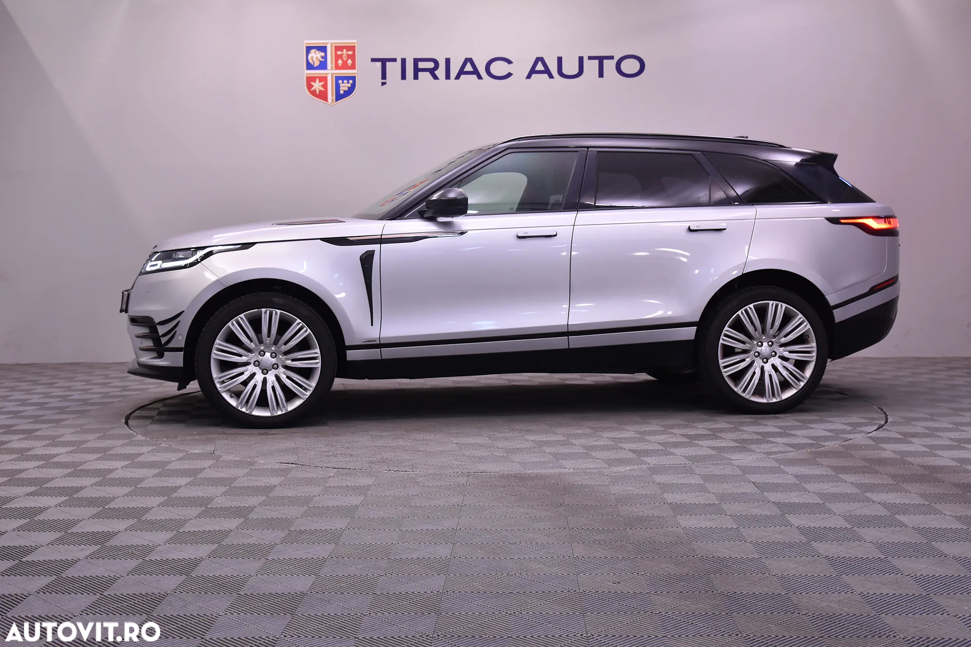Land Rover Range Rover Velar 2.0 R-Dynamic - 2