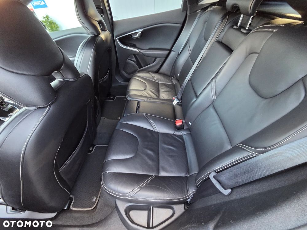 Volvo V40 D4 Drive-E R-Design Kinetic - 18