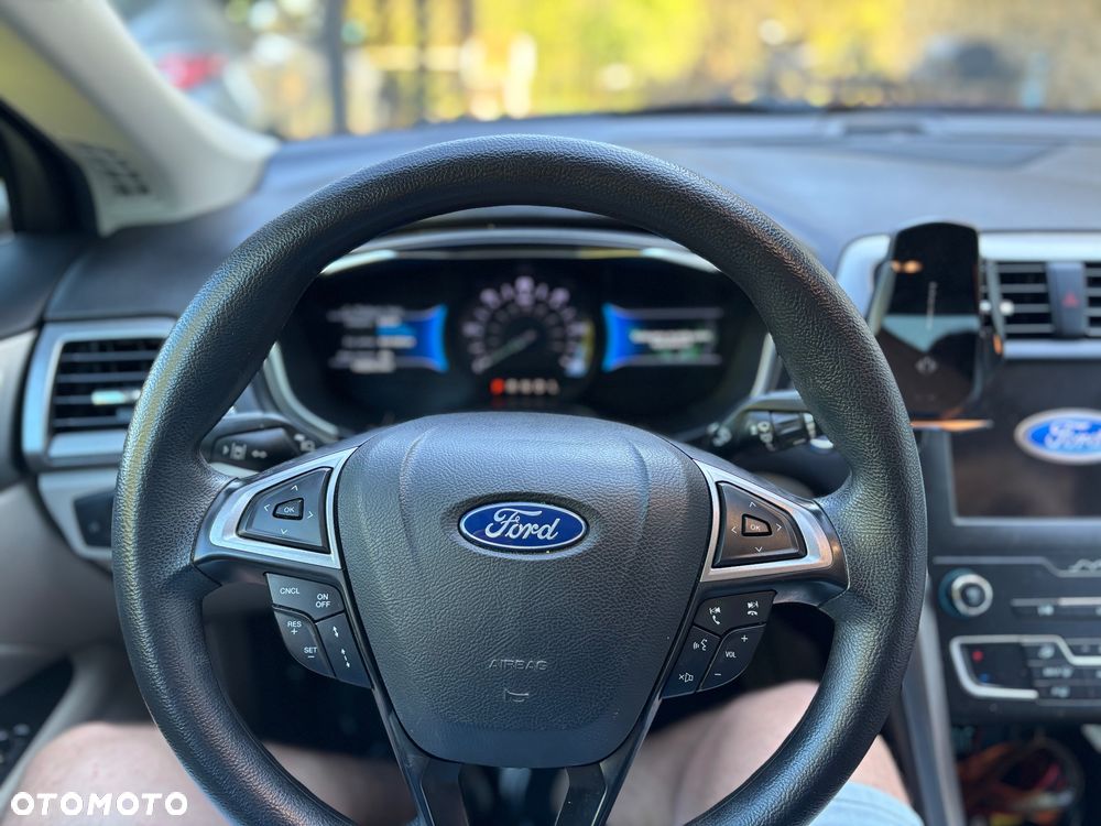 Ford Fusion - 7