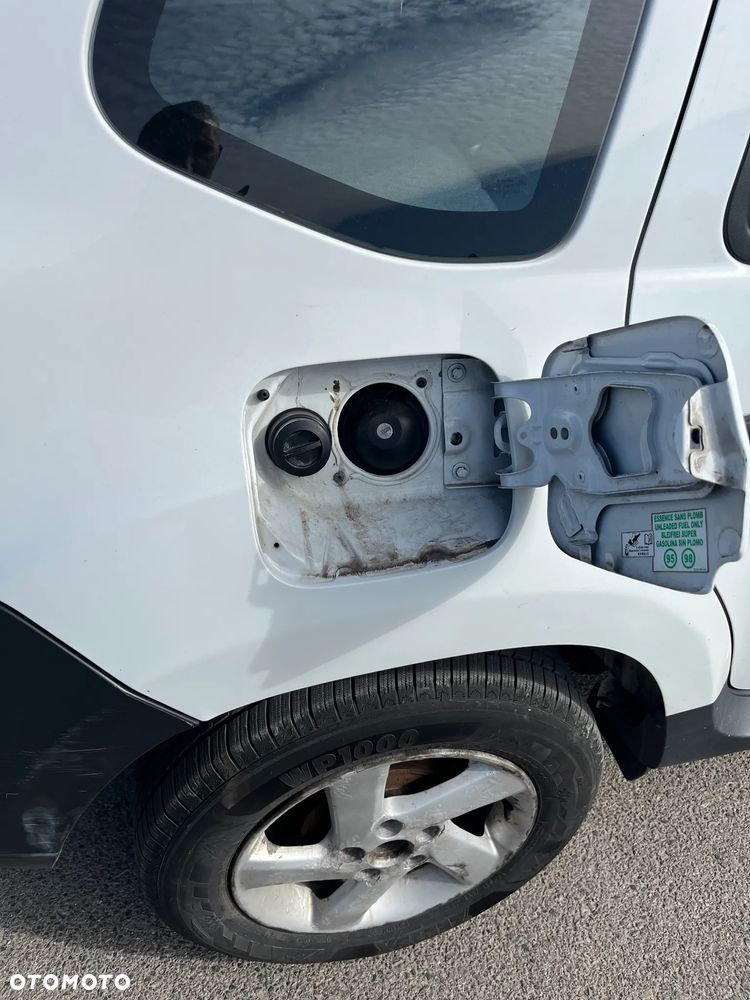 Dacia Duster 1.6 SCe Laureate S&S - 14