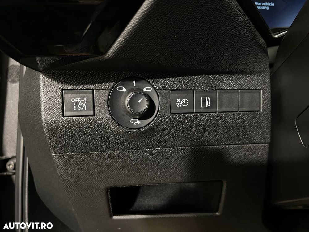 DS Automobiles DS 7 Crossback 1.6 PHeV AWD 300 EAT8 PERFORMANCE LINE + - 28