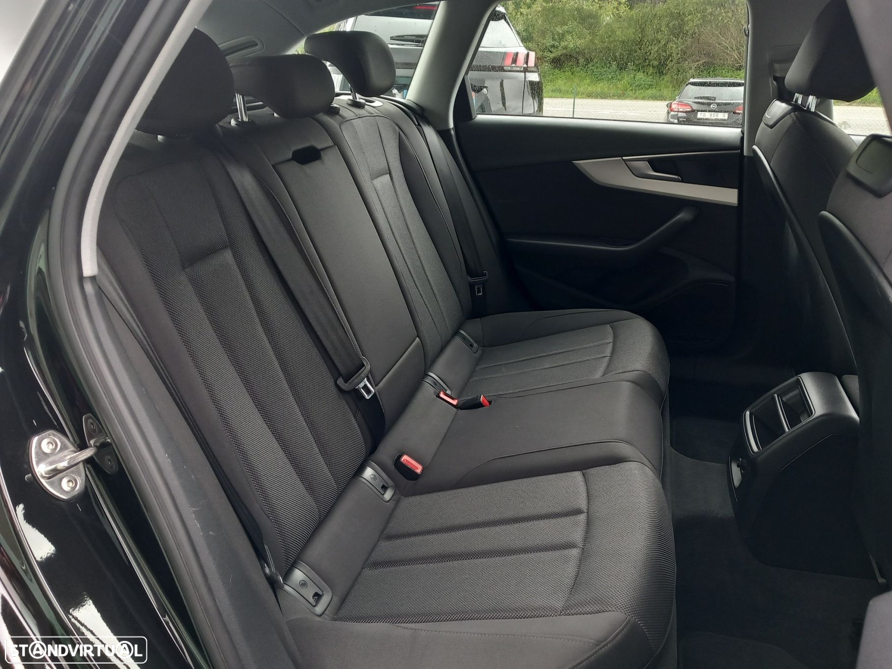 Audi A4 Avant 35 TDI Design S tronic - 12