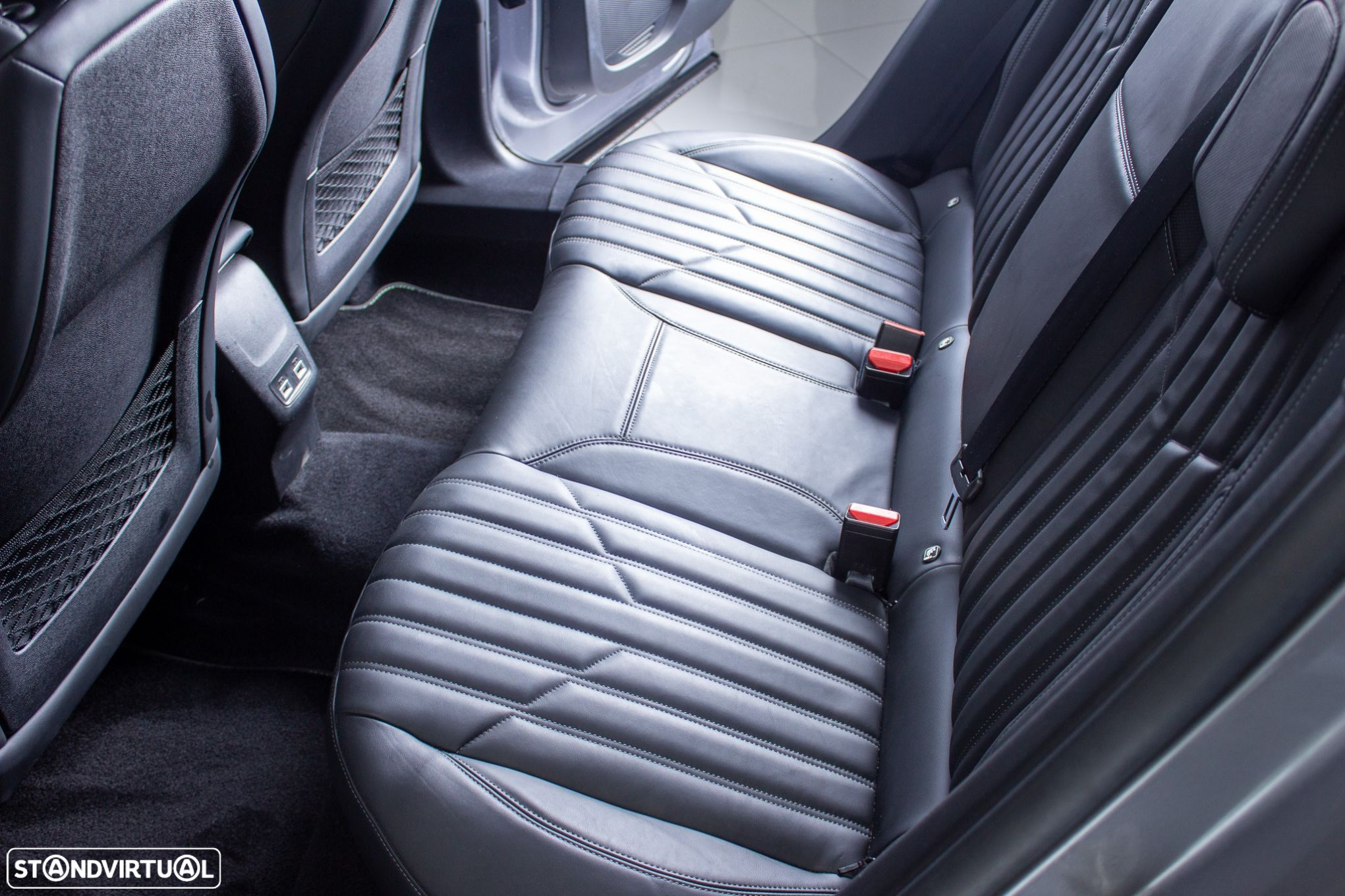 Peugeot e-2008 GT Pack - 10