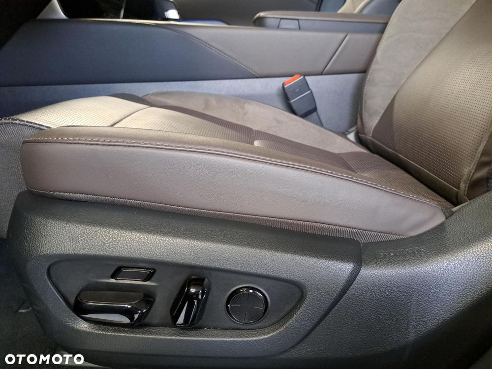 Lexus RX 450h+ Omotenashi - 31