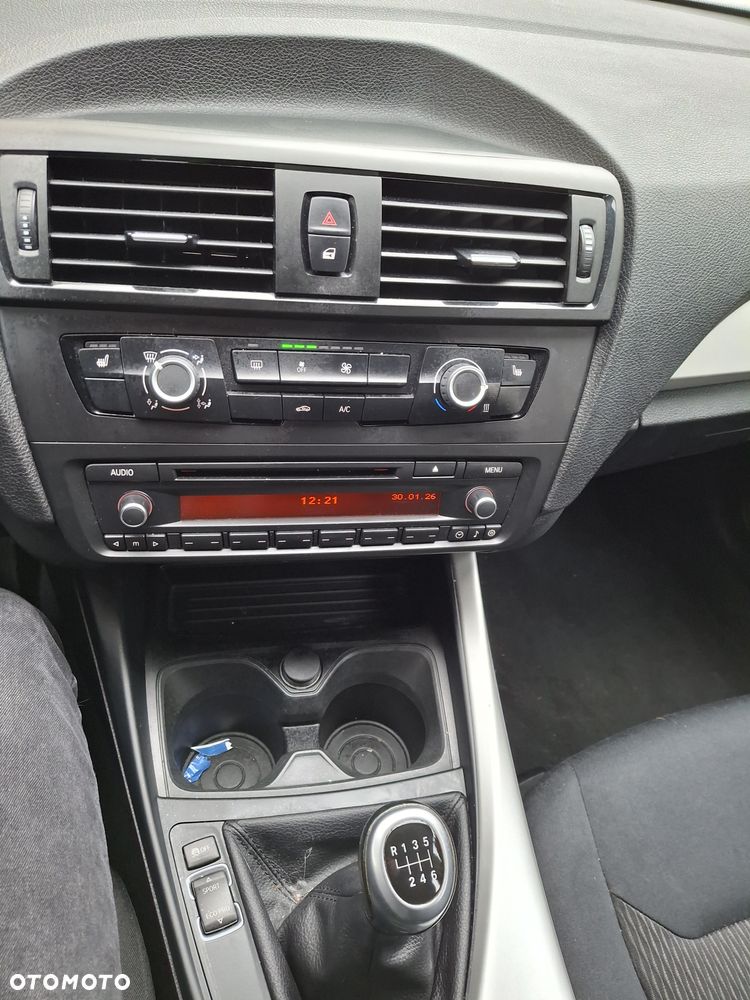 BMW Seria 1 114i Sport Line - 16