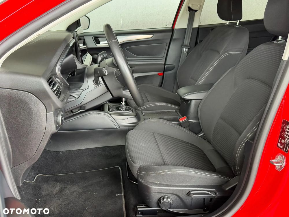 Ford Focus 1.0 EcoBoost Titanium X - 9