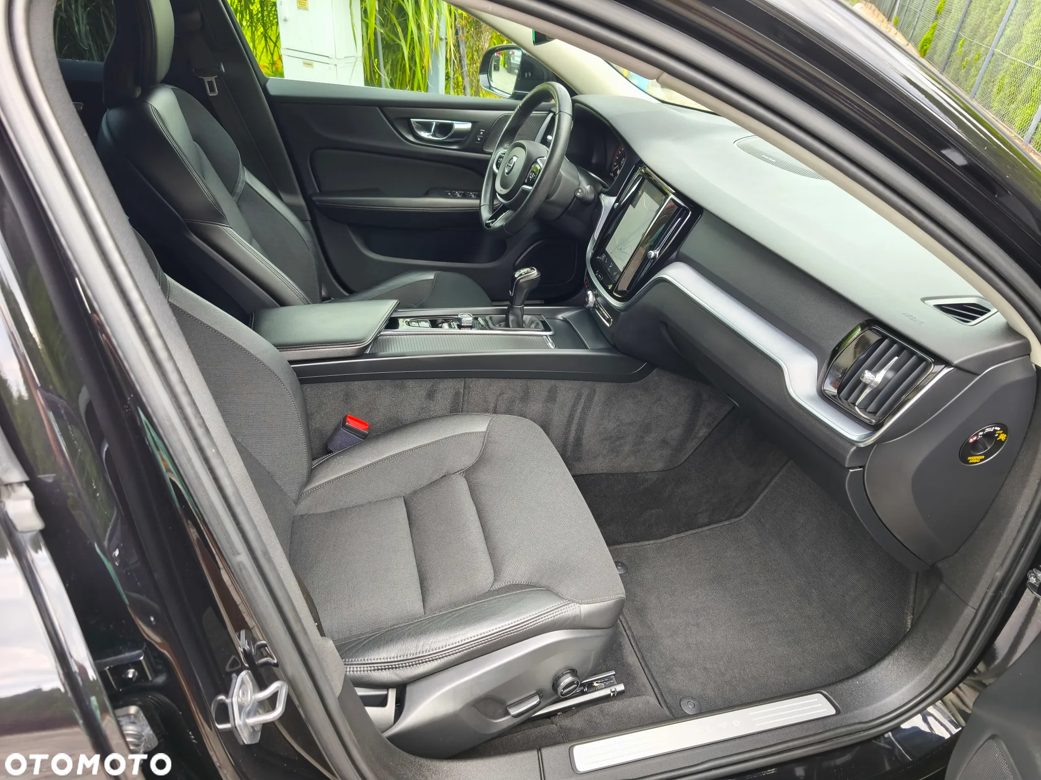 Volvo V60 D3 Drive-E R-Design Momentum - 22