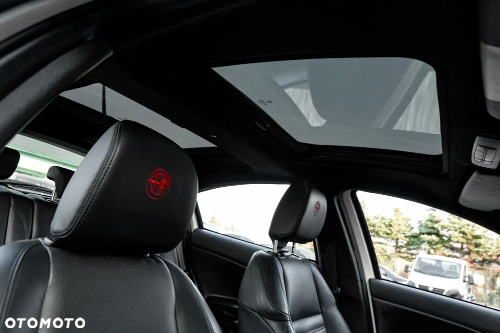 Alfa Romeo Giulietta 1.8 TBi 16V Quadrifoglio Verde - 27