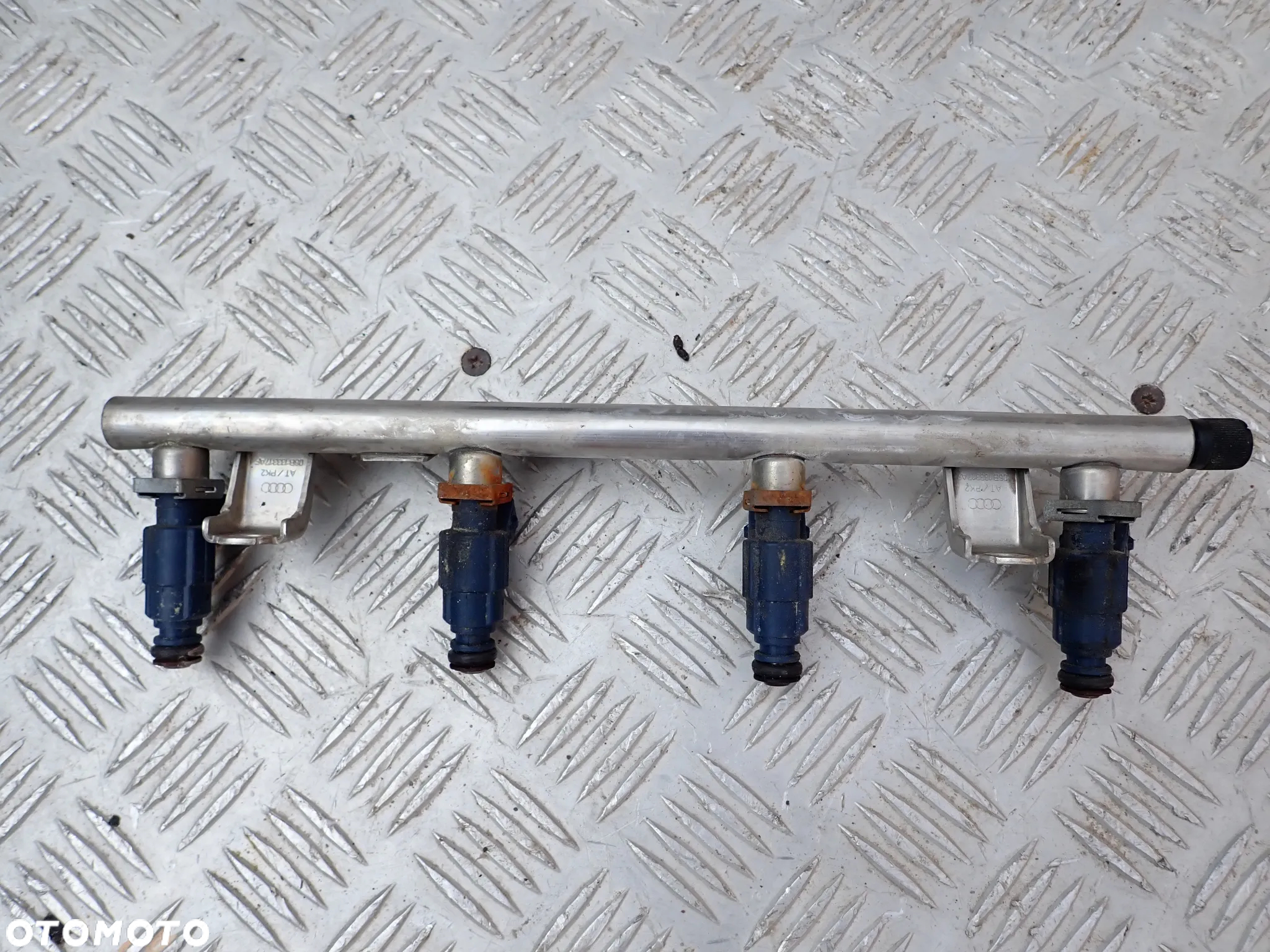LISTWA WTRYSKOWA AUDI A4 B6 B7 1.8T 06B133317AF   4X 06B133551M - 2