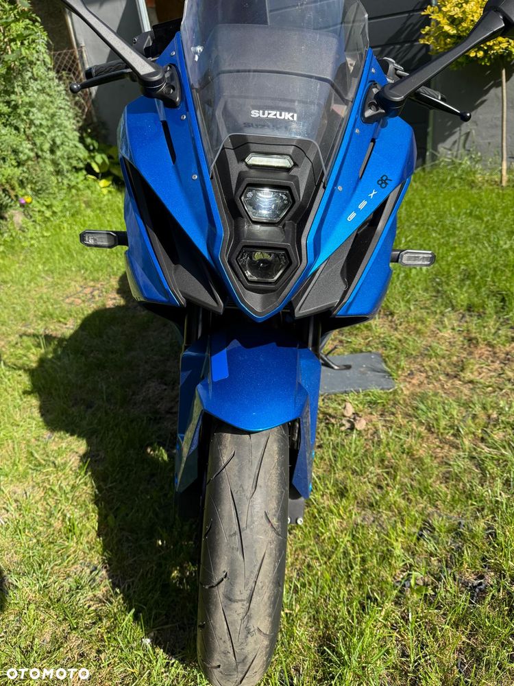 Suzuki GSX-R - 6