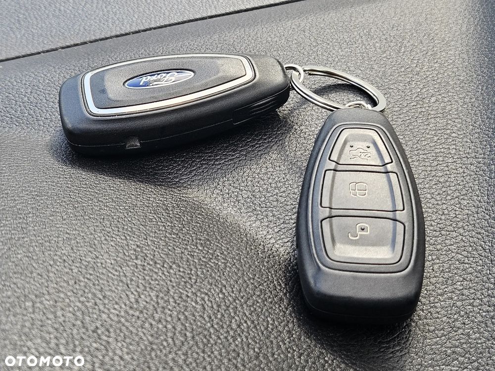 Ford Kuga 2.0 TDCi FWD Titanium - 18