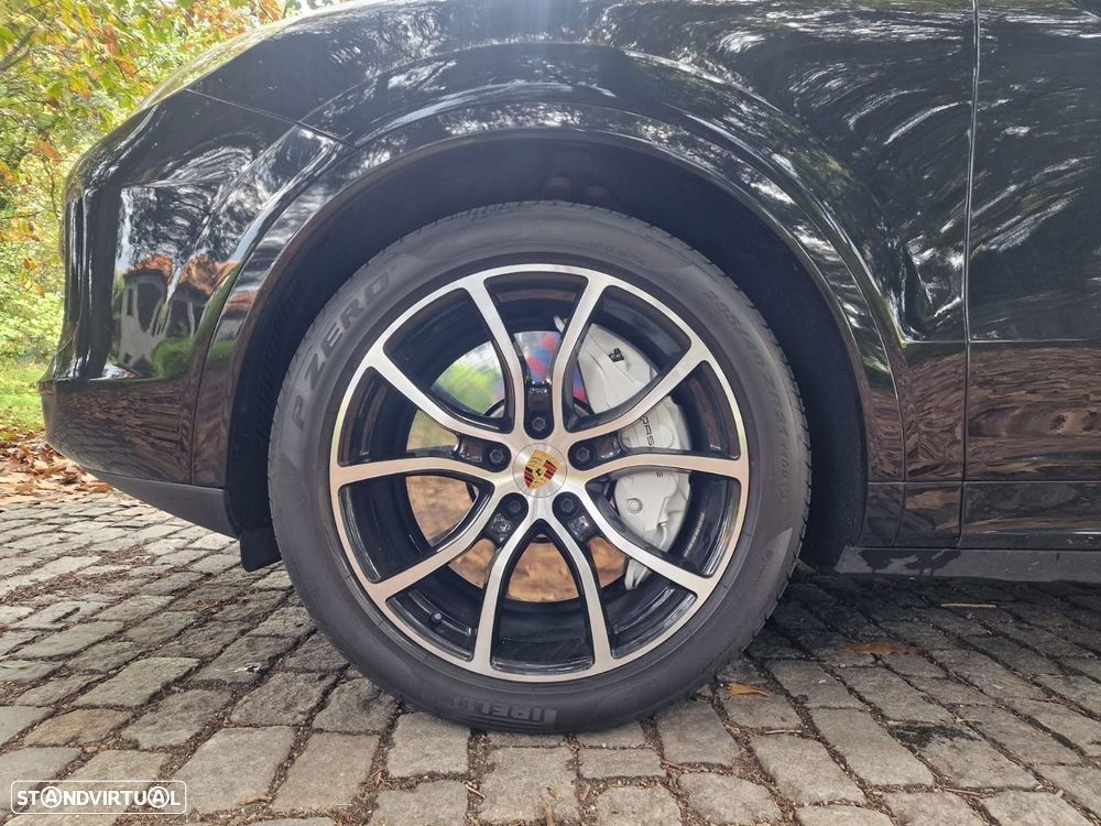 Porsche Cayenne Turbo - 11