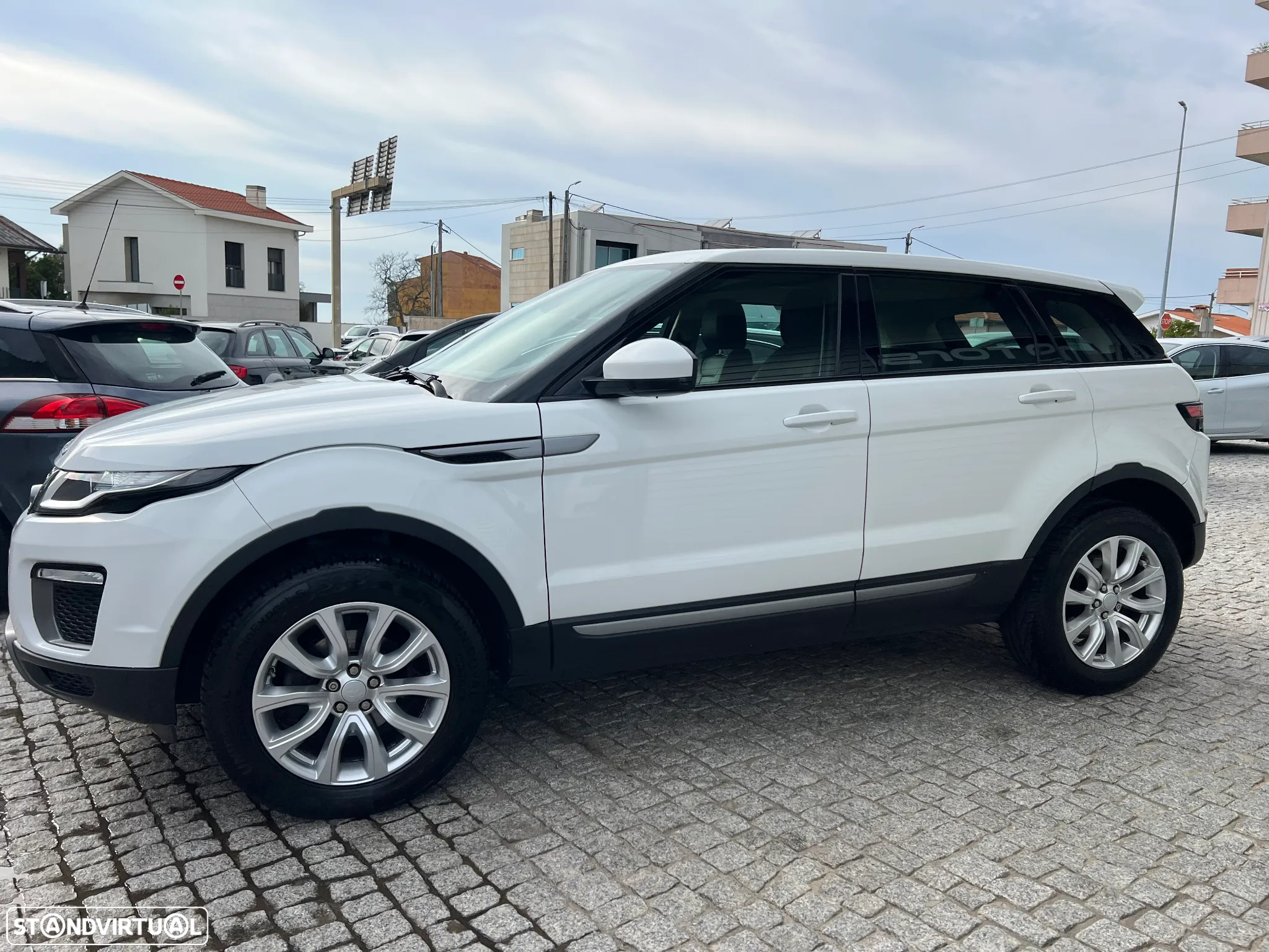 Land Rover Range Rover Evoque 2.0 D150 R-Dynamic S - 5