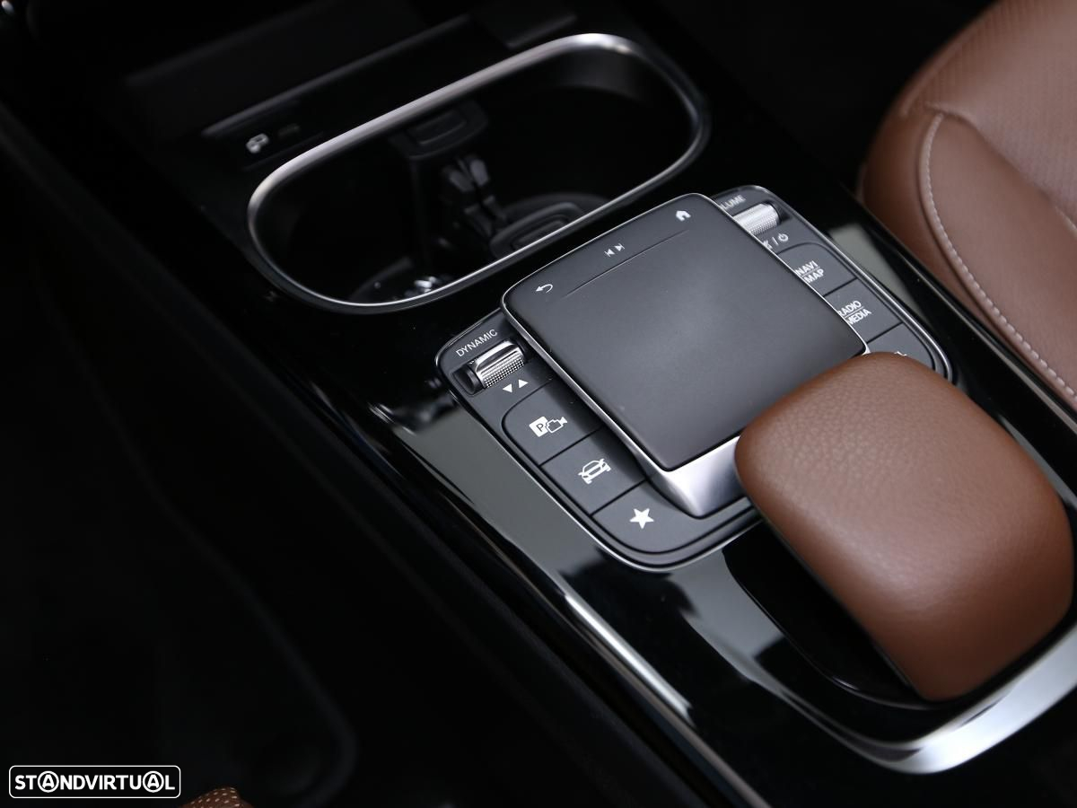 Mercedes-Benz A 250 Limousine e AMG Line - 34