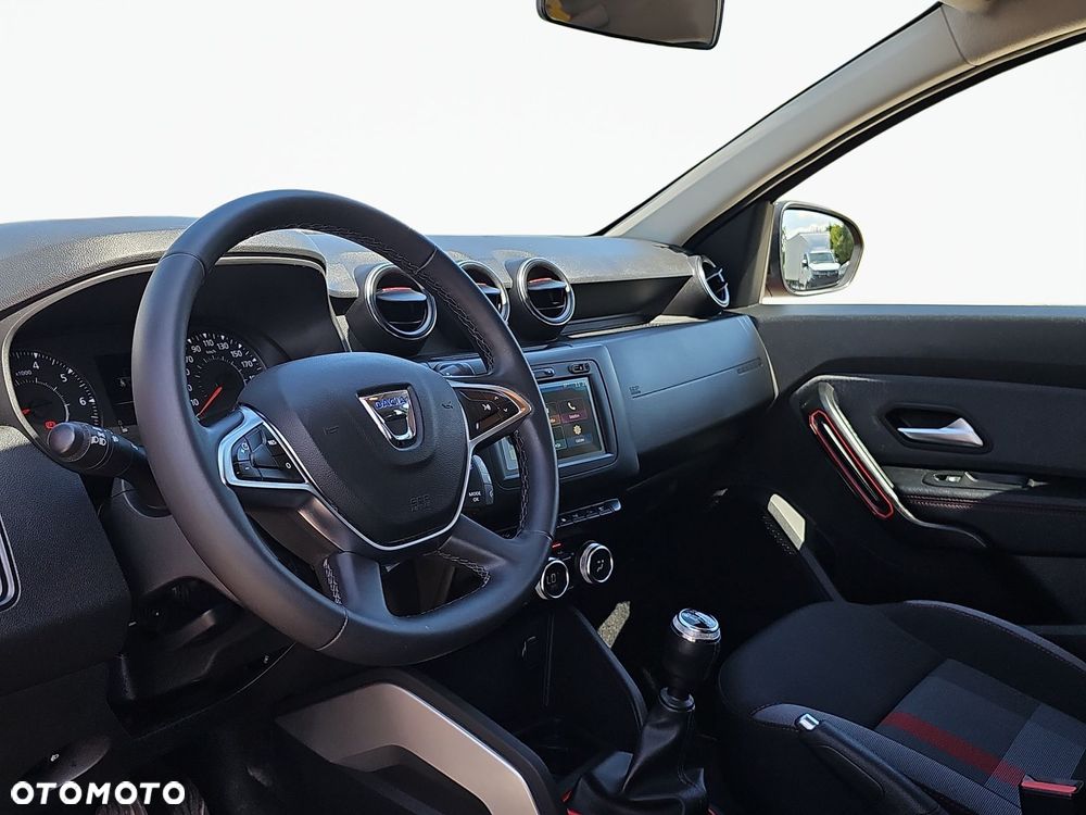 Dacia Duster 1.6 SCe Techroad - 11