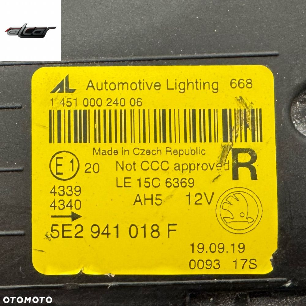 REFLEKTOR LAMPA PRAWY PRZÓD LED SKODA OCTAVIA 3 III 5E2 941 018 F - 9