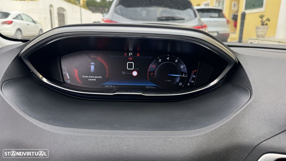 Peugeot 5008 1.2 PureTech Allure EAT8 - 16